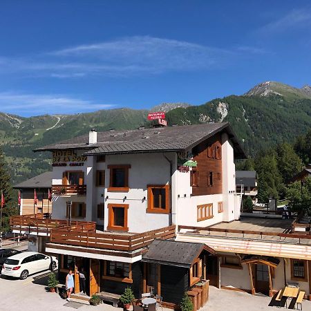 Hotel De La Poste Ла-Тзумаз Екстер'єр фото