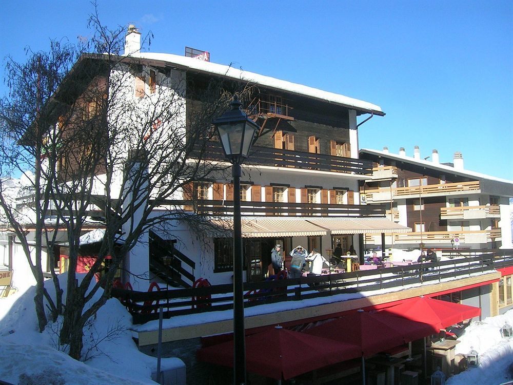 Hotel De La Poste Ла-Тзумаз Екстер'єр фото