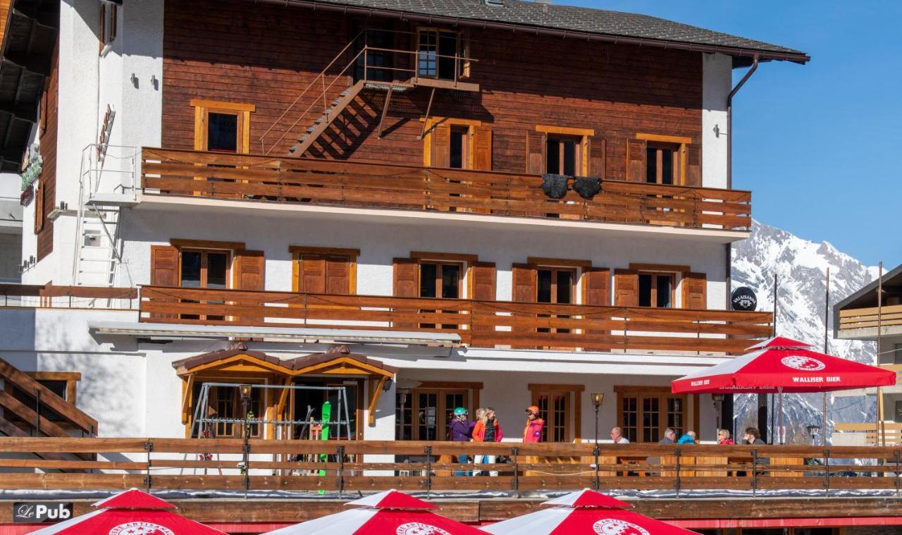 Hotel De La Poste Ла-Тзумаз Екстер'єр фото